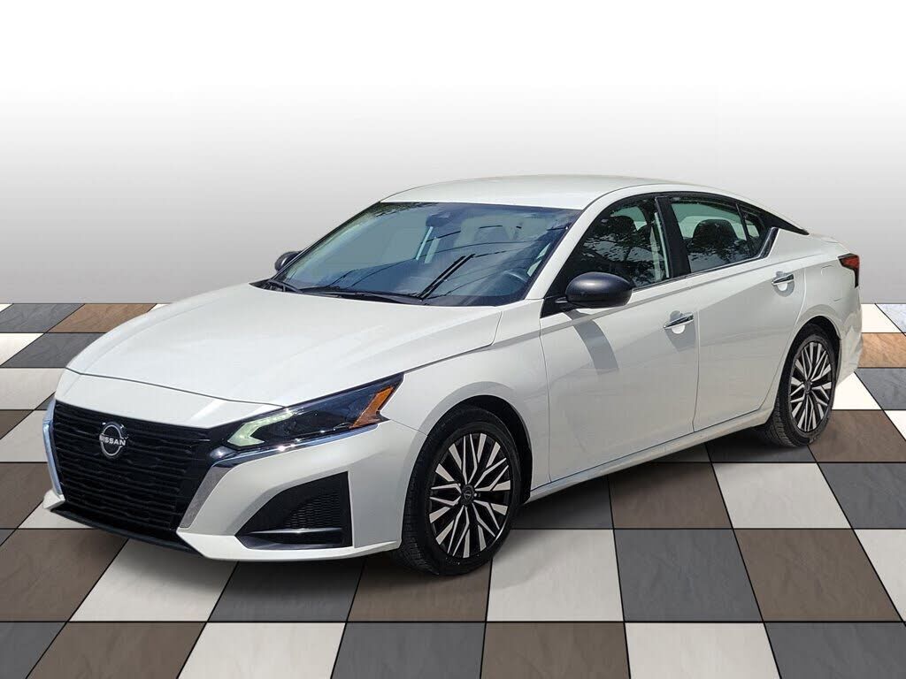 2024 NISSAN Altima