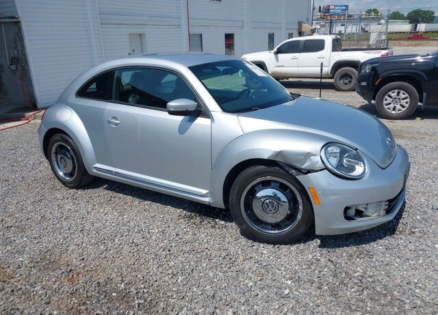 2012 VOLKSWAGEN Beetle