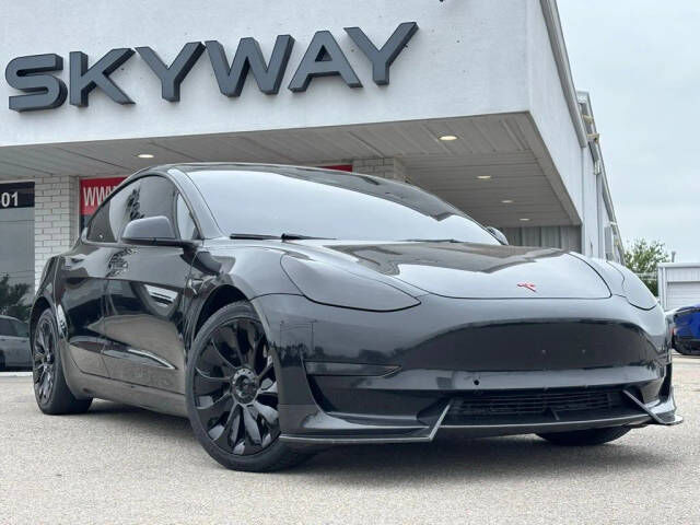 2022 TESLA Model 3