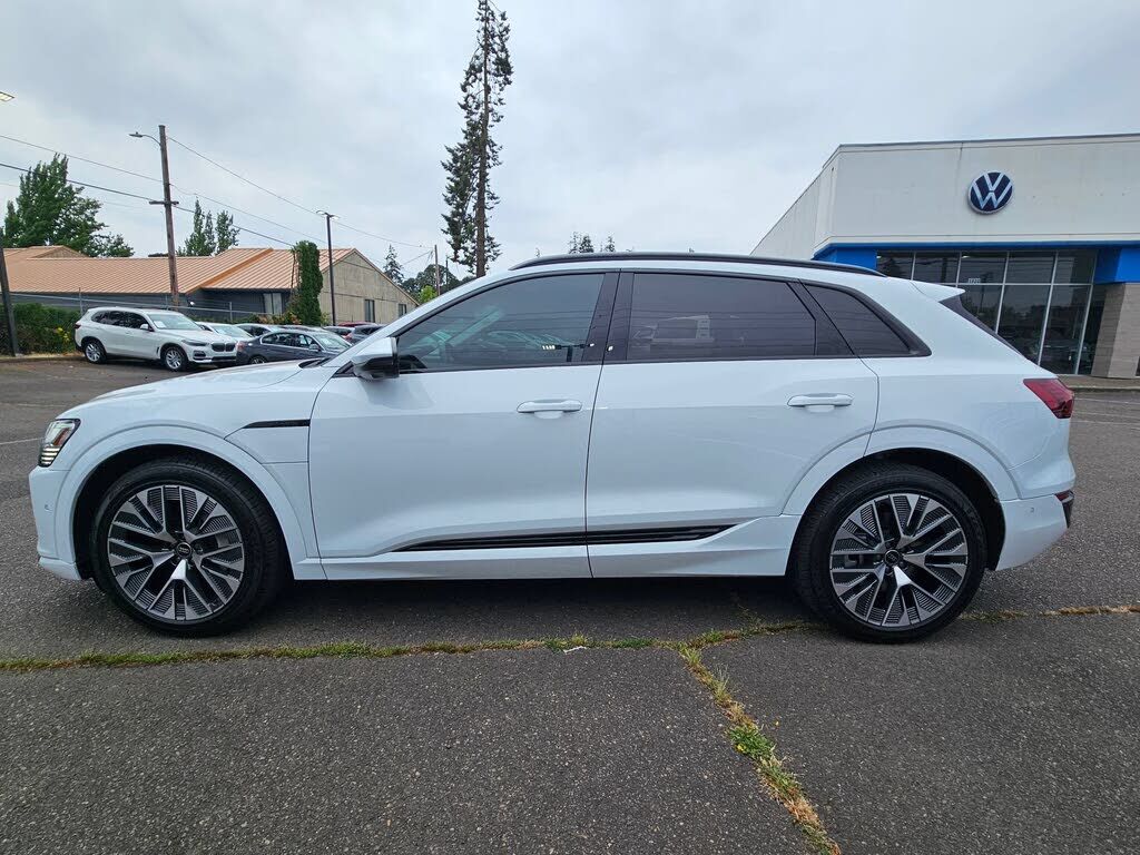 2024 Audi Q8