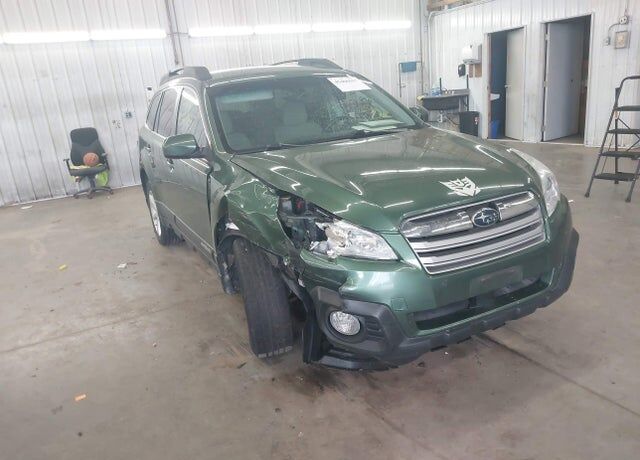 2014 SUBARU Outback