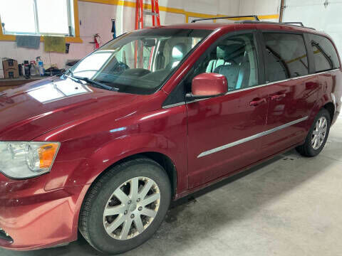 2014 CHRYSLER Town and Country