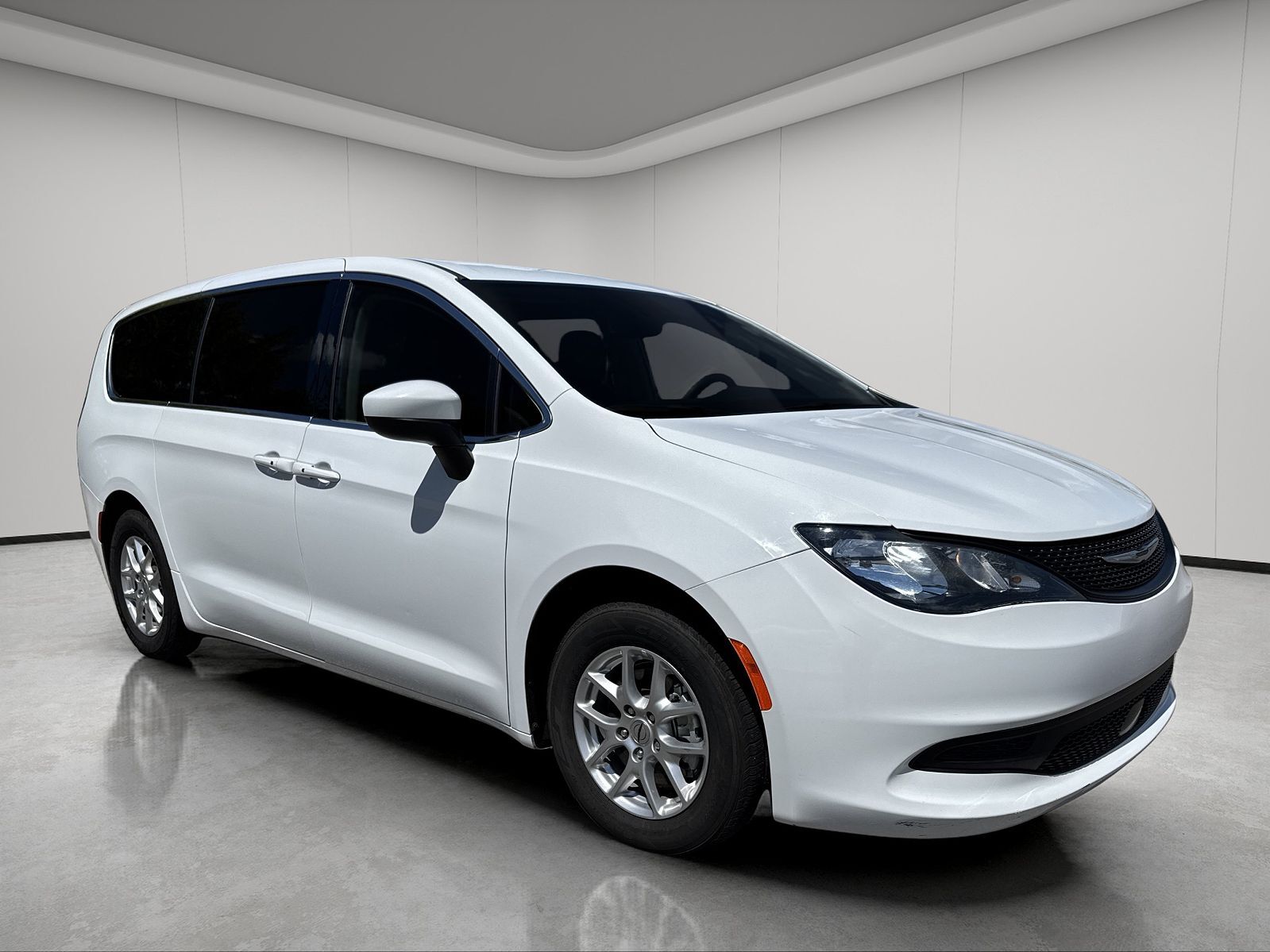 2023 CHRYSLER Voyager
