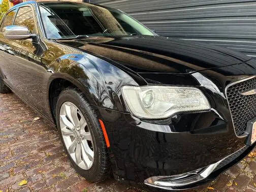 2019 CHRYSLER 300