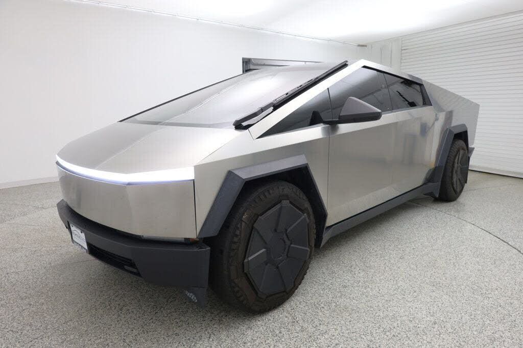2024 TESLA Cybertruck