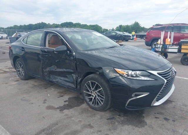 2017 LEXUS ES
