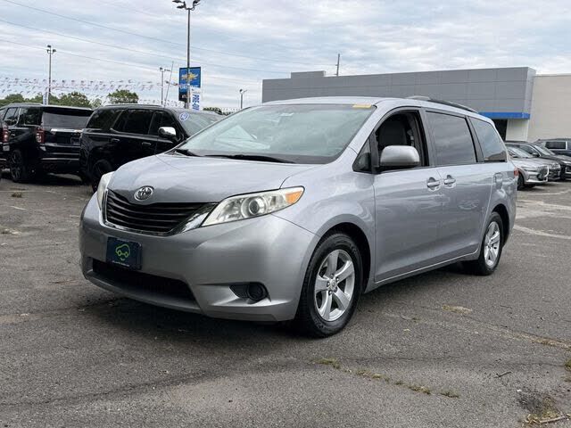 2012 TOYOTA Sienna