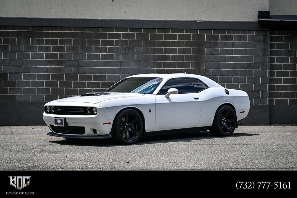 2016 DODGE Challenger