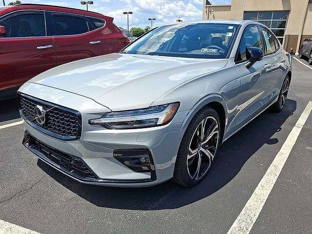 2024 VOLVO S60