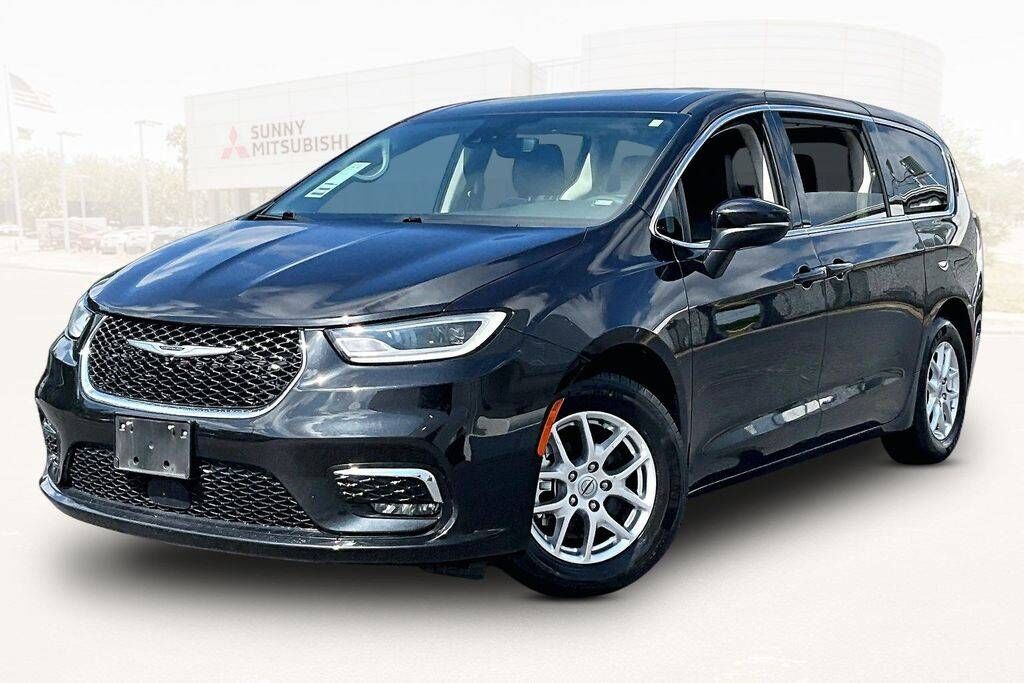 2023 CHRYSLER Pacifica