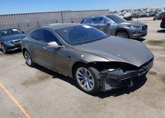2016 TESLA Model S