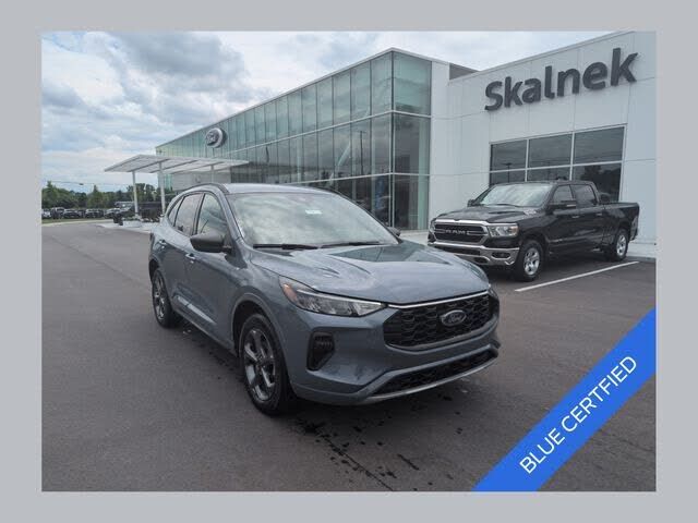 2024 FORD Escape