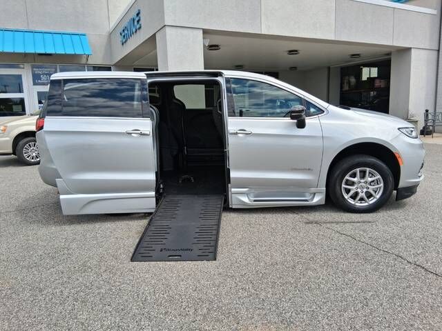 2024 CHRYSLER Pacifica