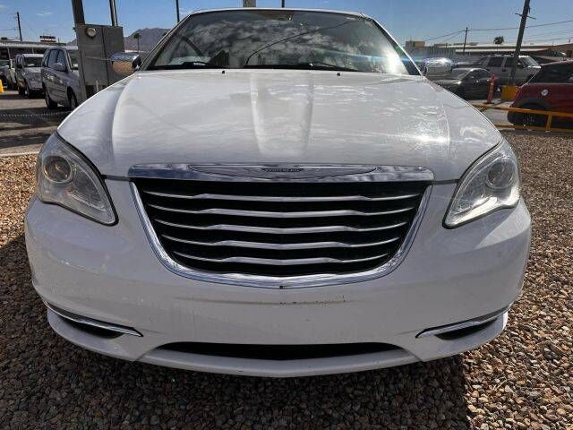 2012 CHRYSLER 200