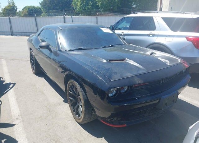2017 DODGE Challenger