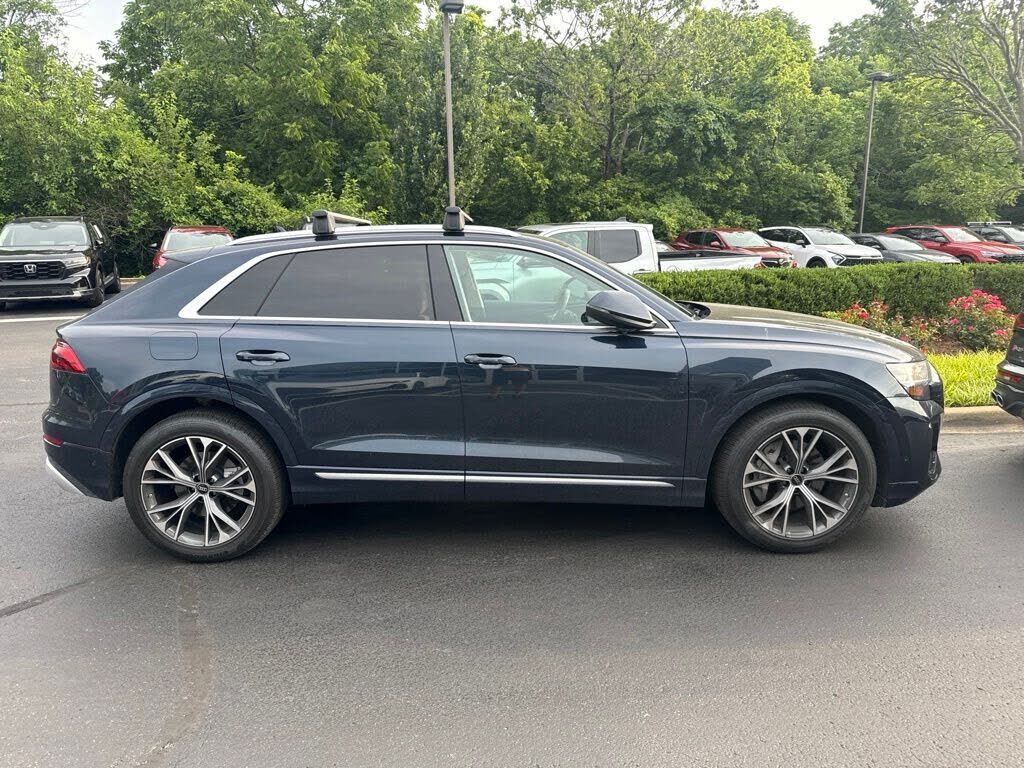 2025 AUDI Q8