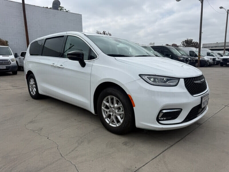 2024 CHRYSLER Pacifica