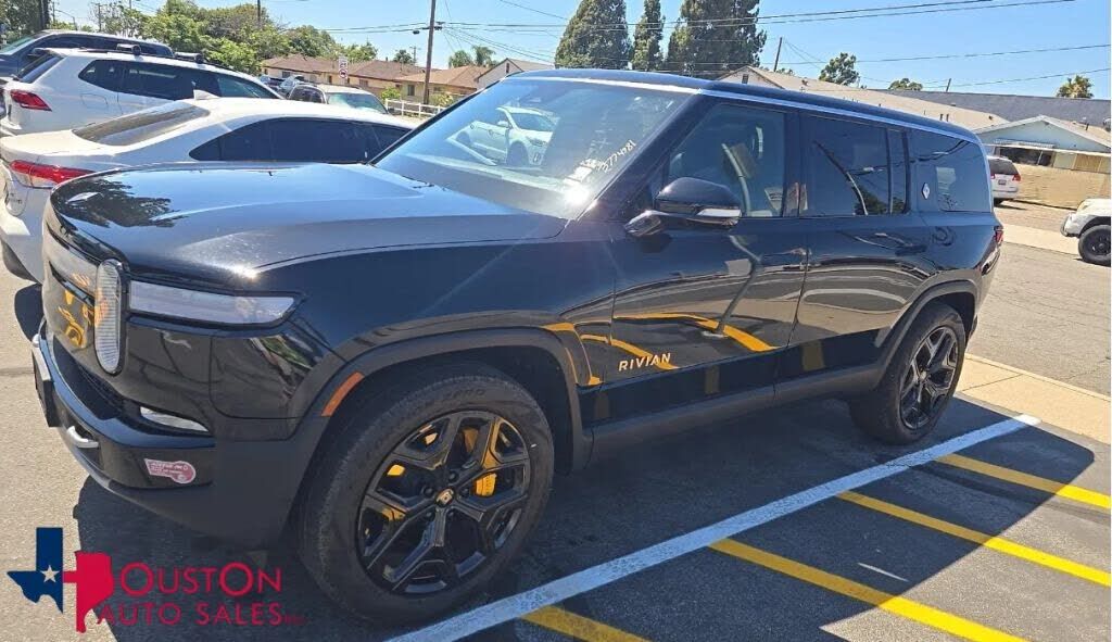 2024 RIVIAN R1S