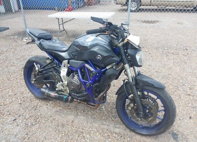 2015 YAMAHA FZ07