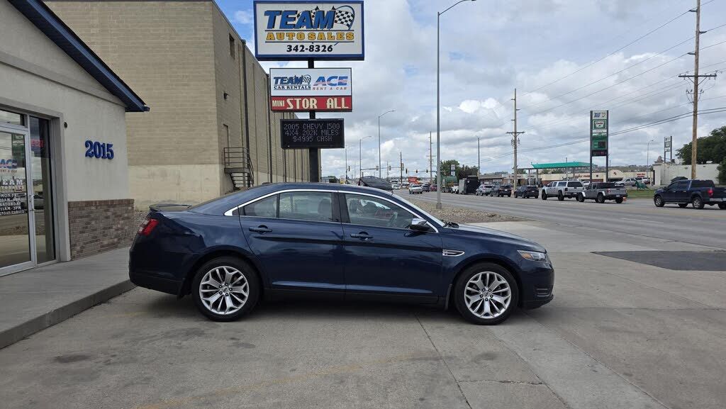 2016 FORD Taurus