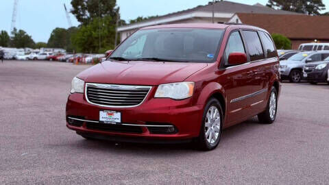 2013 CHRYSLER Town and Country