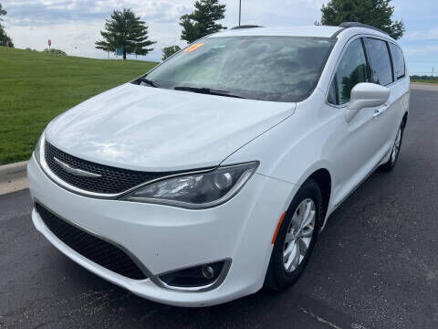 2017 CHRYSLER Pacifica