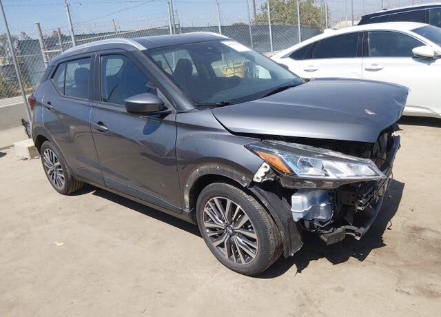 2021 NISSAN Kicks