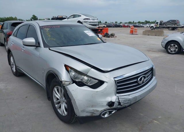 2016 INFINITI QX70
