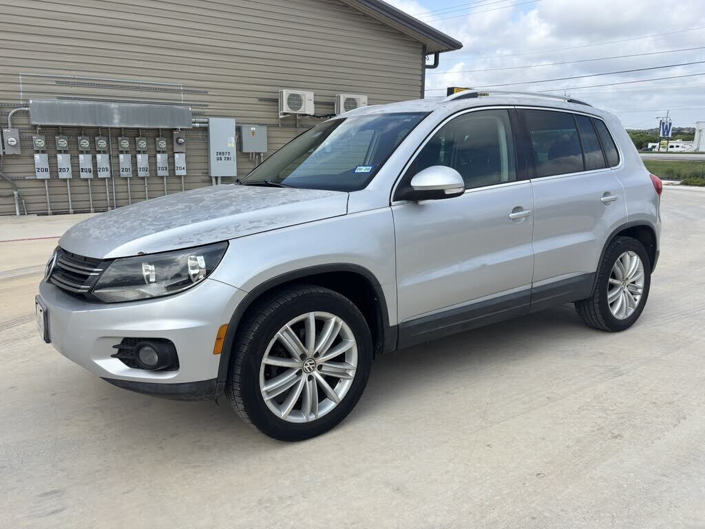 2012 VOLKSWAGEN Tiguan