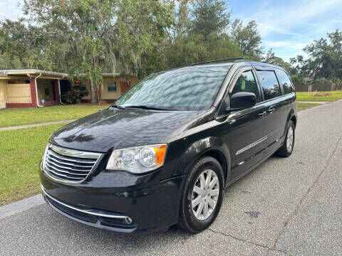 2014 CHRYSLER Town and Country