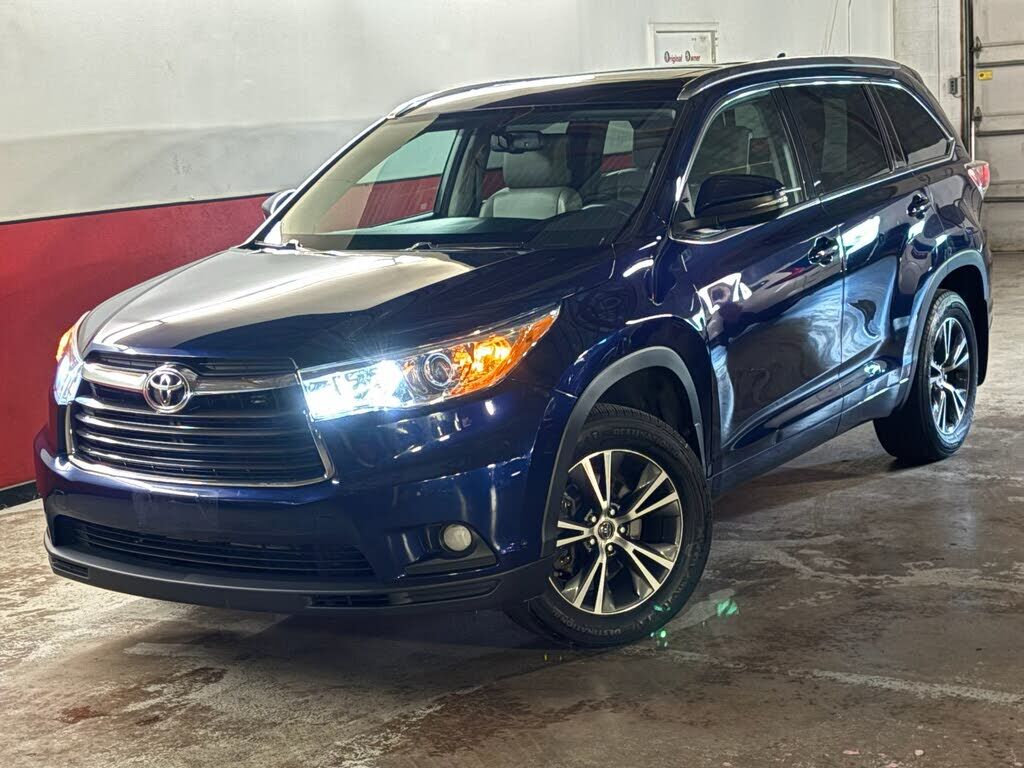 2016 TOYOTA Highlander