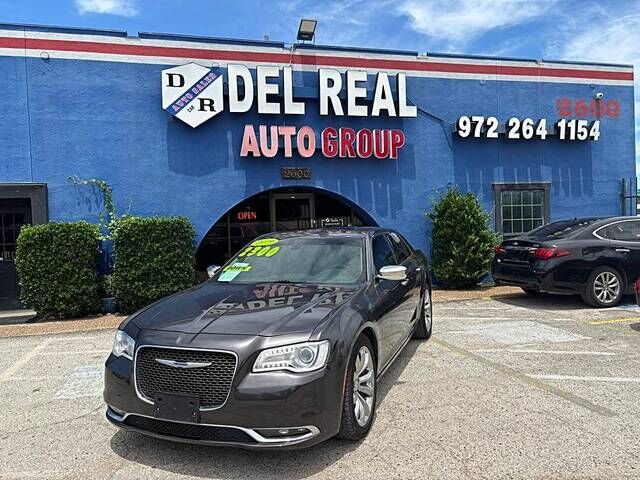 2019 CHRYSLER 300