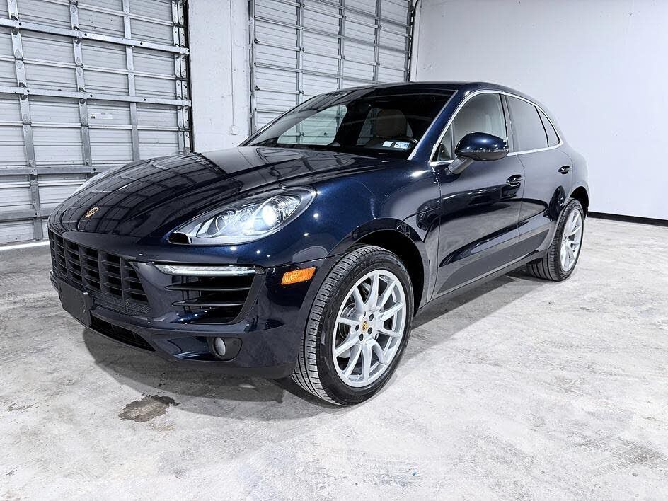 2018 PORSCHE Macan