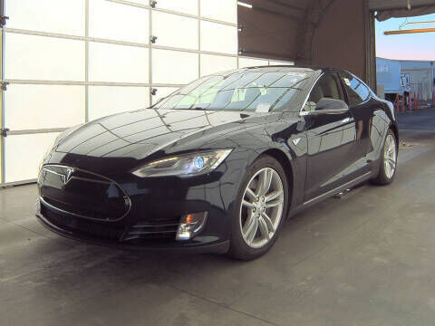 2015 TESLA Model S