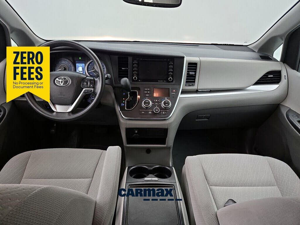2019 TOYOTA Sienna