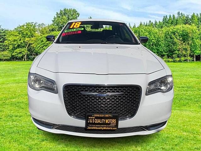 2018 CHRYSLER 300