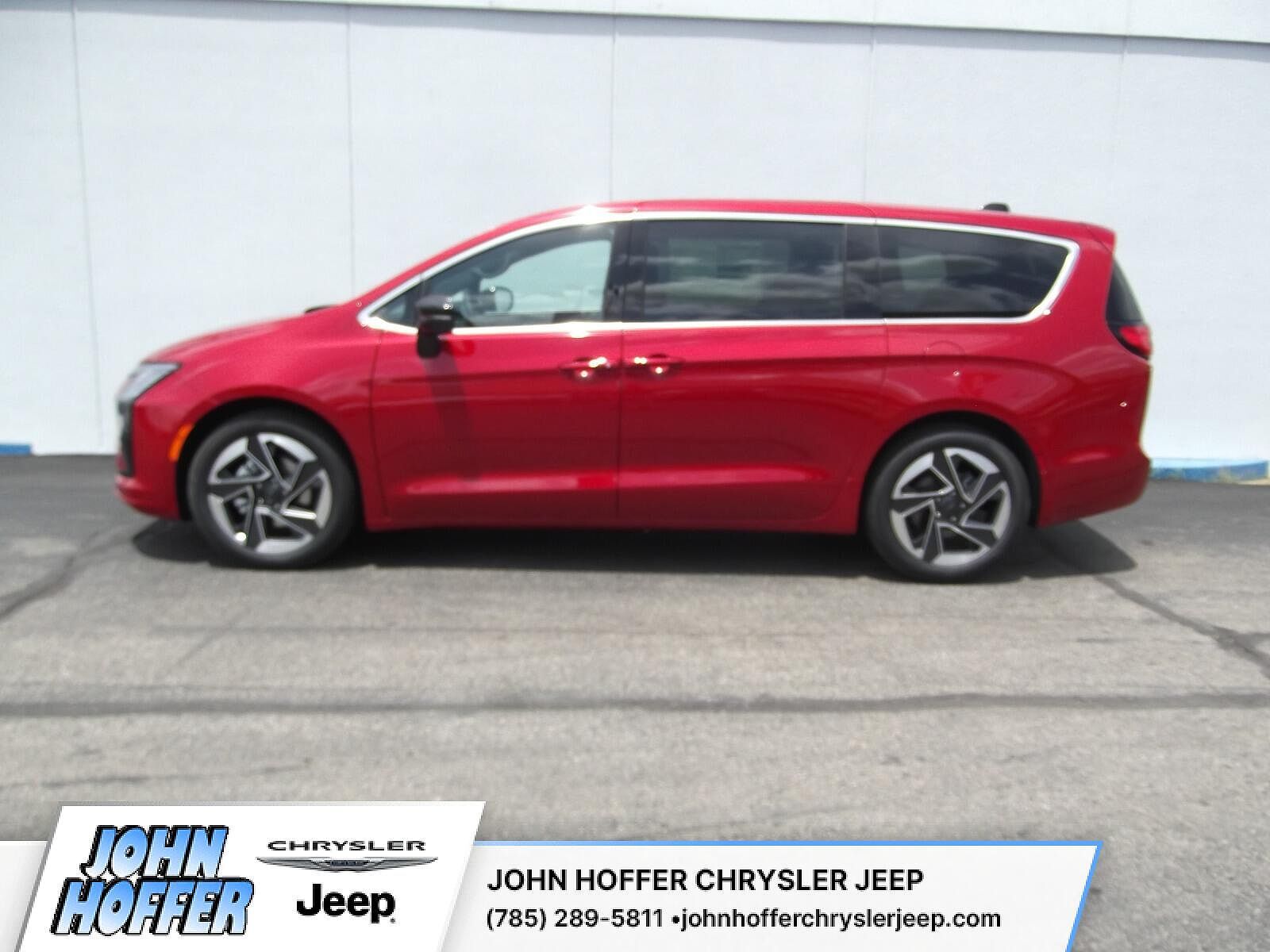2027 CHRYSLER Pacifica