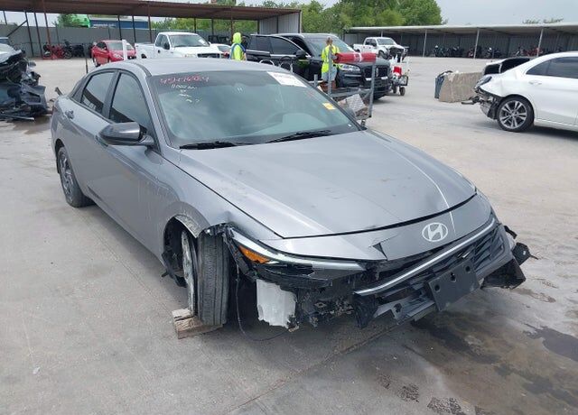 2025 HYUNDAI Elantra