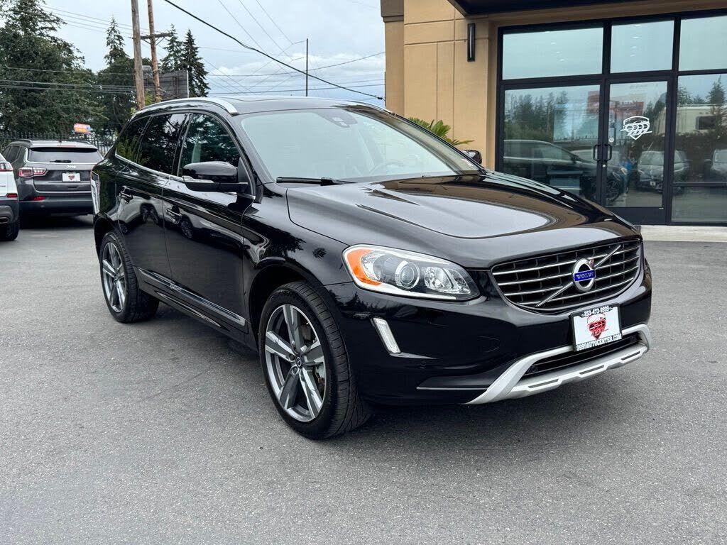 2017 VOLVO XC60