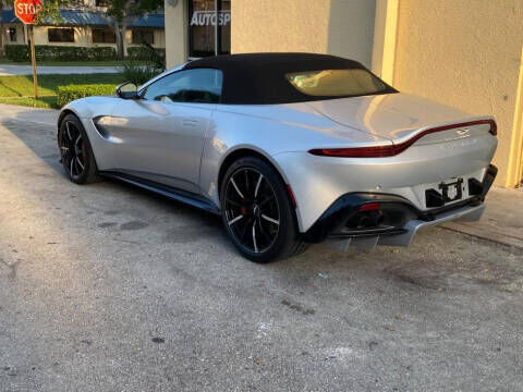 2022 ASTON MARTIN Vantage