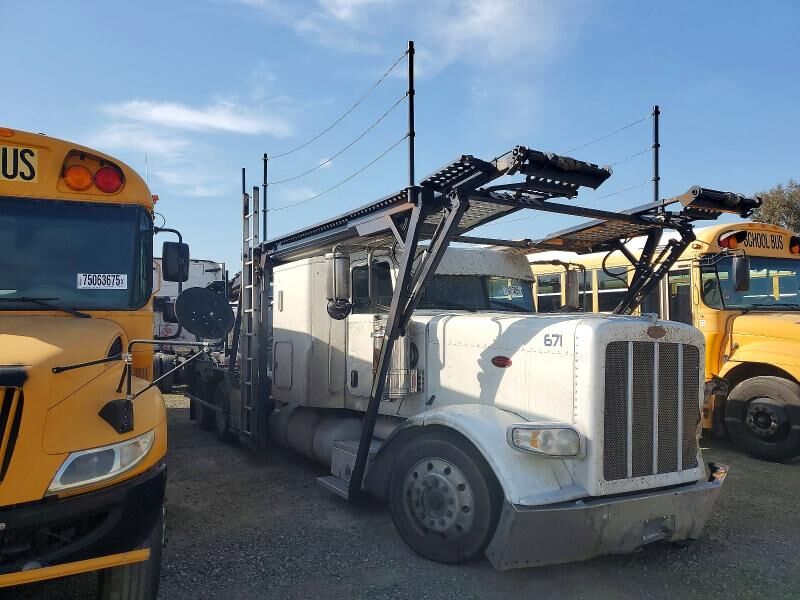 2016 PETERBILT 389