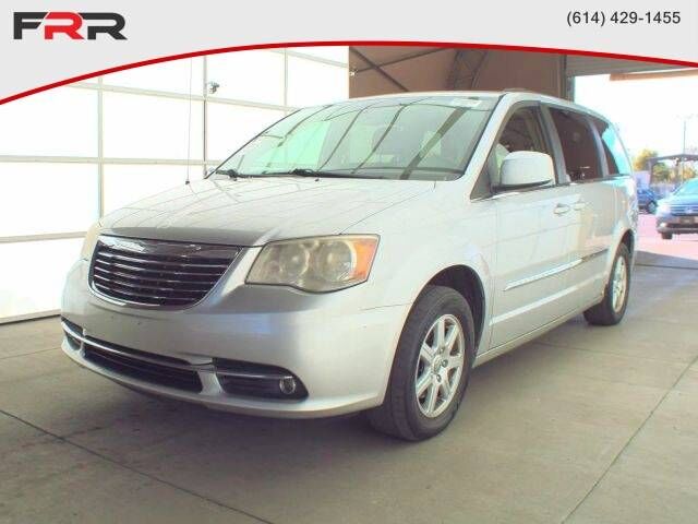 2012 CHRYSLER Town and Country