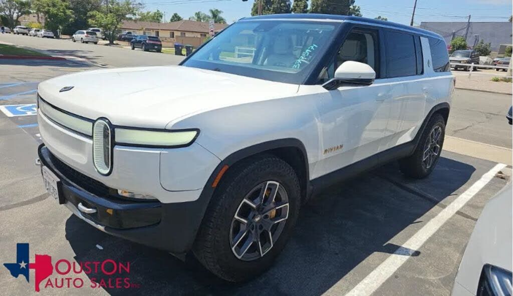 2024 RIVIAN R1S