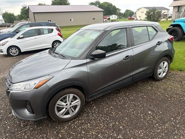 2021 NISSAN Kicks