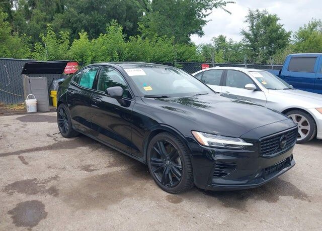 2022 VOLVO S60