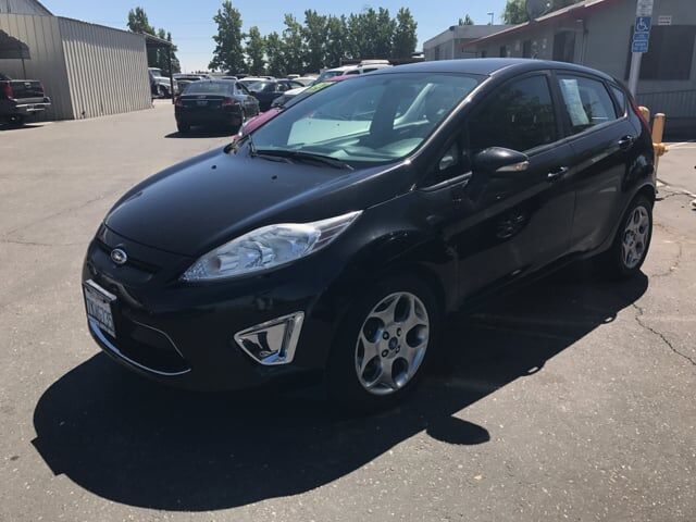 2011 FORD Fiesta