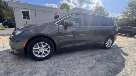 2020 CHRYSLER Voyager