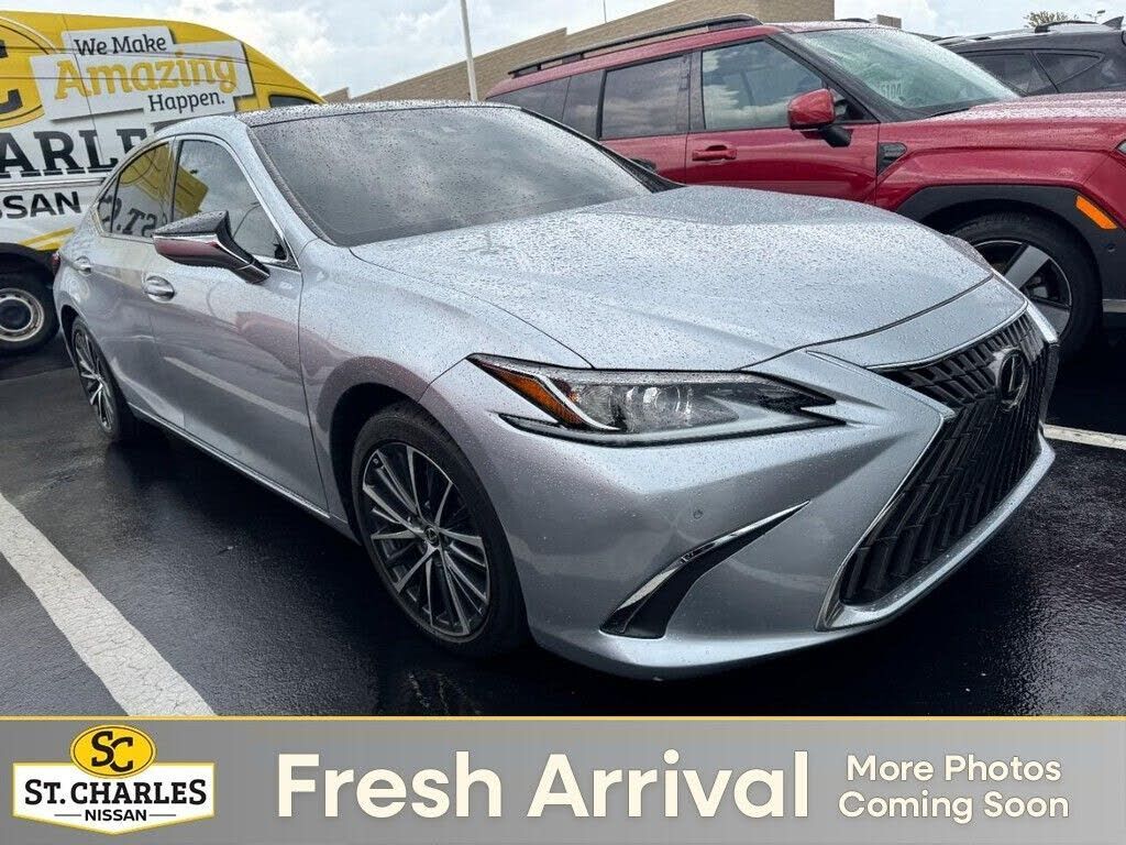 2022 LEXUS ES