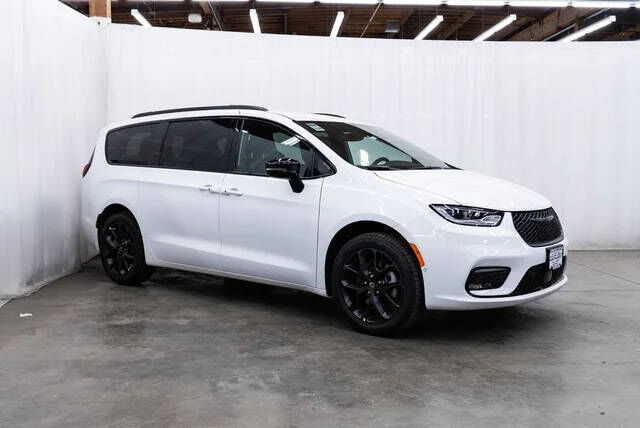 2026 CHRYSLER Pacifica