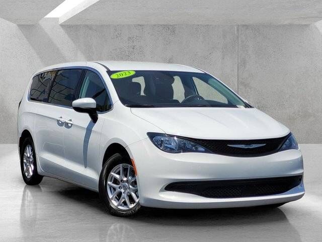 2023 CHRYSLER Voyager